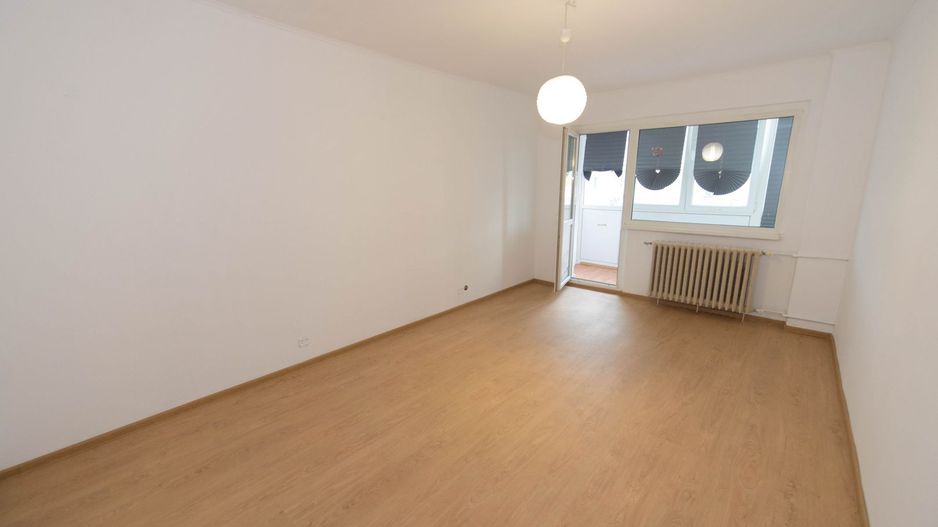 Apartament 3 camere decomandat Drumul Taberei Metroul Ialomitei 10 min - Poză 1
