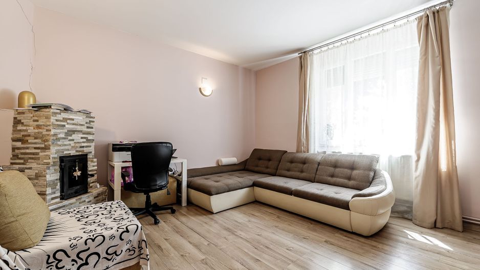 REZERVAT!Apartament 2 camere spatios la casa individuala zona centrala - Poză 2