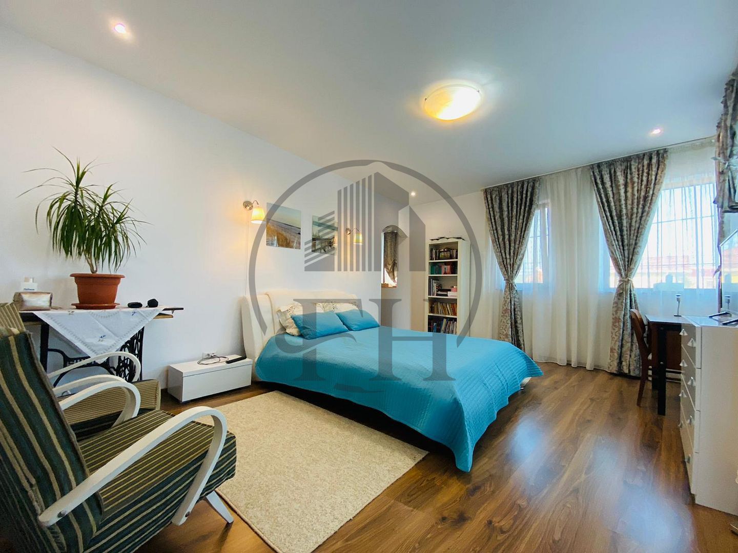 Casă / Vilă cu 6 camere de vânzare în Central, Mangalia - Poză 8