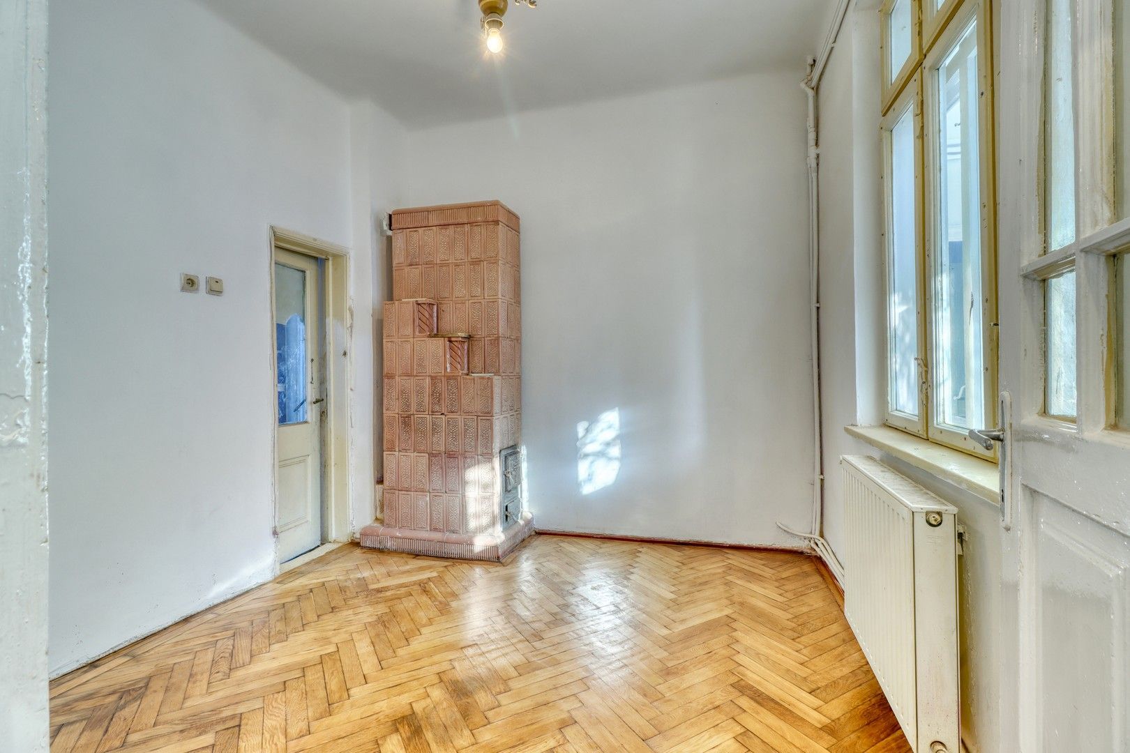 Centru- Casă boierească individuală- 5 camere si  451 mp teren - Poză 15