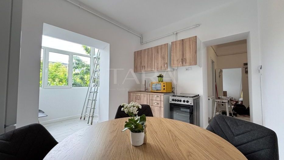 Apartament 2 camere renovat, zonă semicentrală - Poză 2