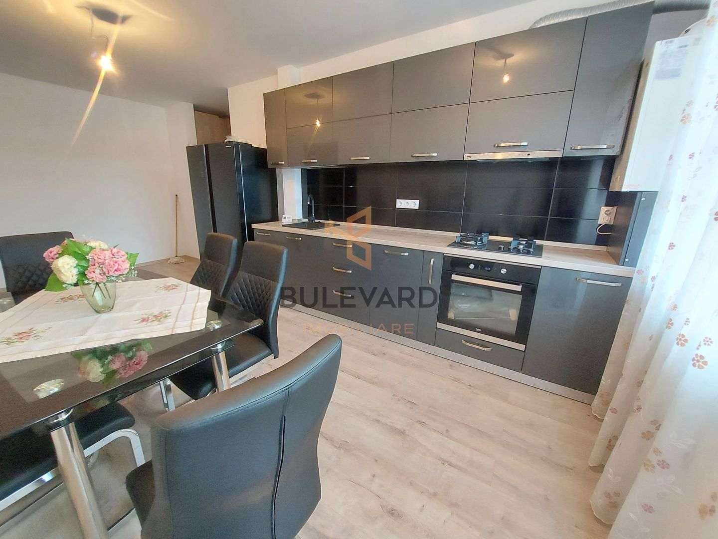 Apartament cu 3 camere la 5 minute de Lidl! - Poză 1