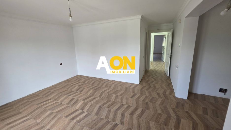 Casă nouă, impozantă,  6 camere, 1346 mp teren, Bărăbanț - Poză 33