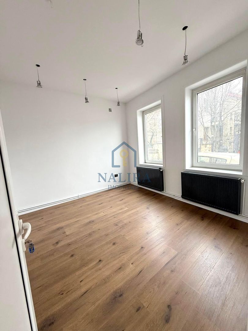 Casa de vanzare - Centrul Vechi - Poză 2