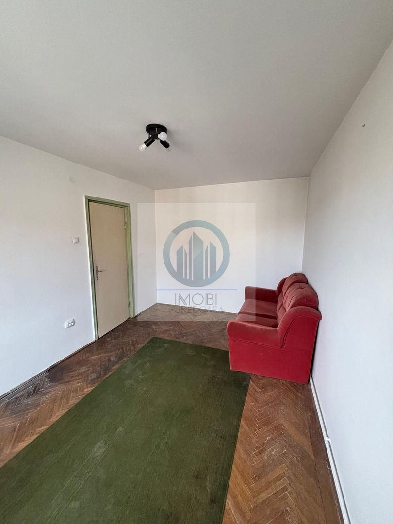Apartament 2 camere decomandat situat Deva, strada Maraști etaj 4 - Poză 3