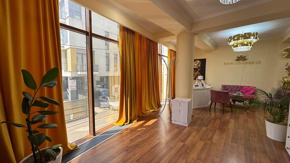 Apartament spatios etaj 1 I pretabil locuinta sau activitate profesion - Poză 14