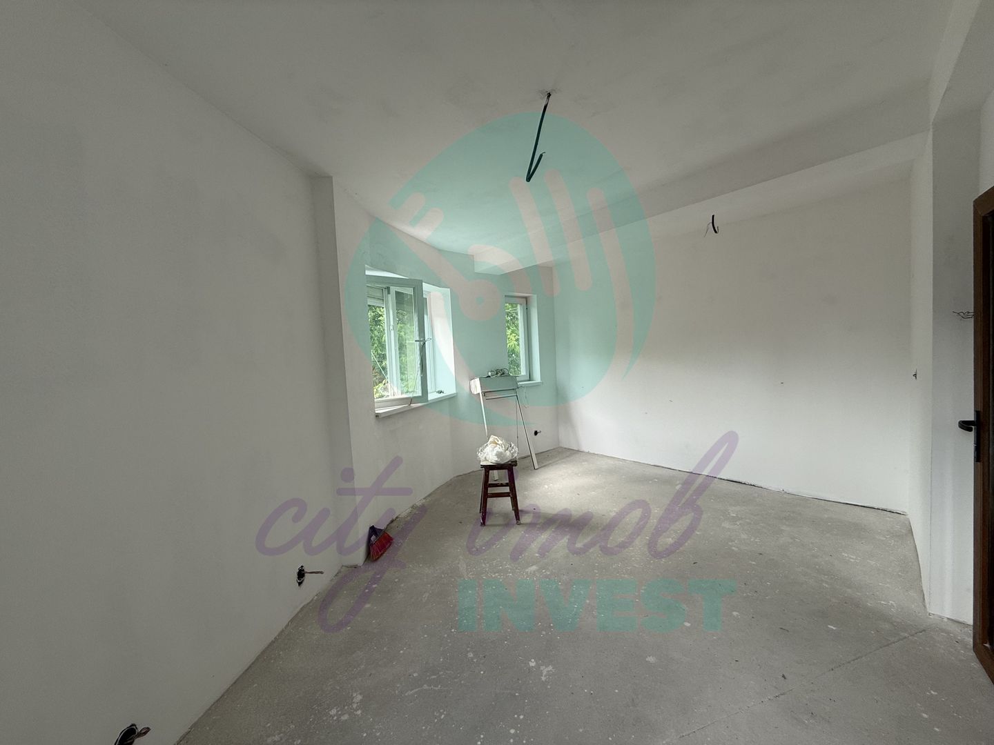 Casa receptionata in 2025 singura in curte - Poză 10