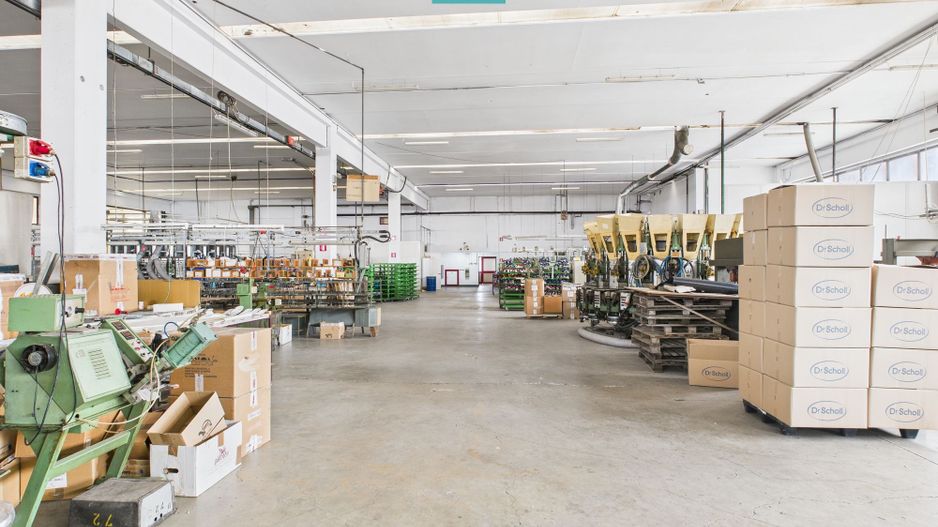 Hală de producție, cu birouri și teren, în Sebiș - Poză 16