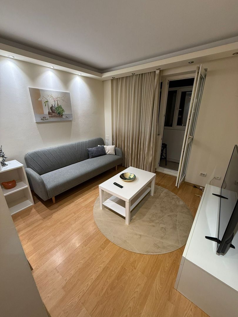 Se inchiriaza Apartement 2 Camera, Piata Victoria - Poză 1