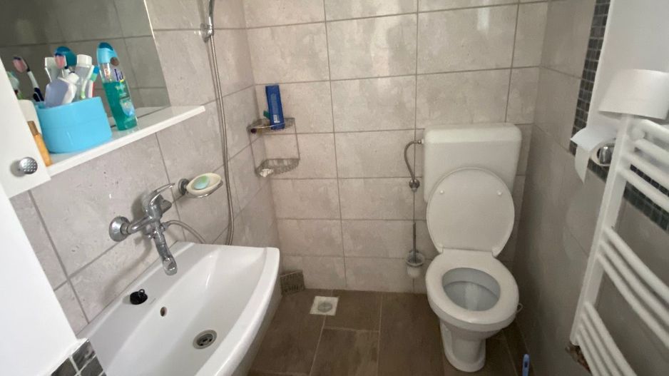 Casa cu 2 apartamente in zona Braytim - Poză 24