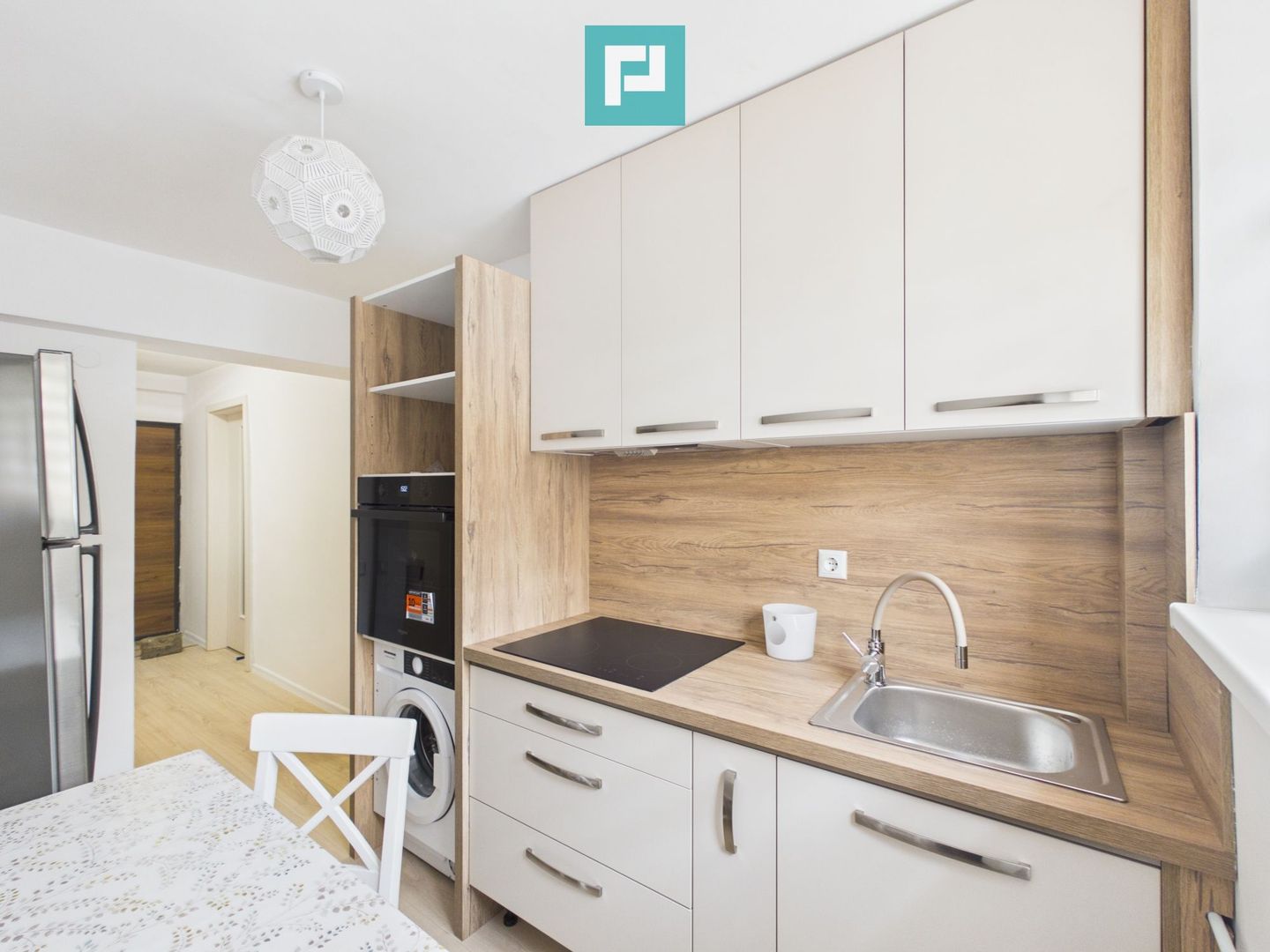 **APARTAMENT PREMIUM • 2 CAMERE • ZONĂ CENTRALĂ • - Poză 3