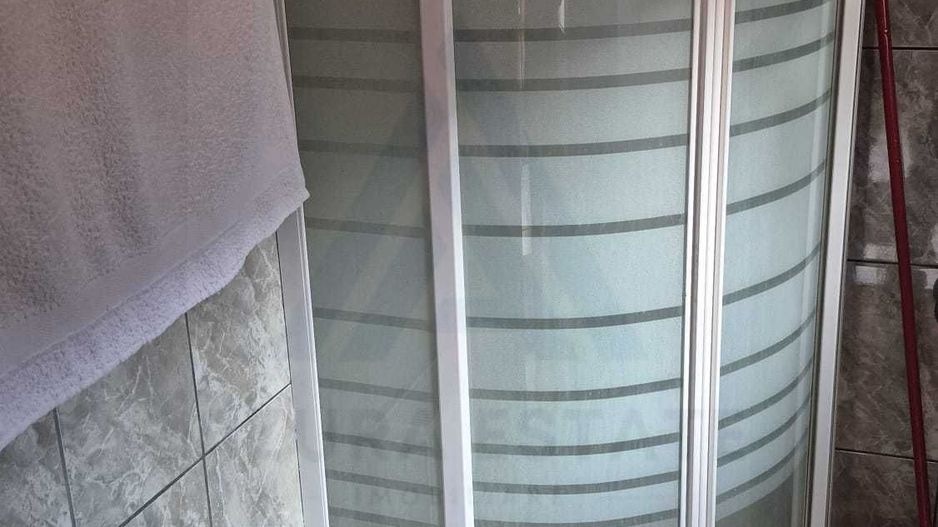 Casa 80 mp utili curte de 30 mp terasa inchisa 6 mp zona Hipodrom 1 - Poză 5