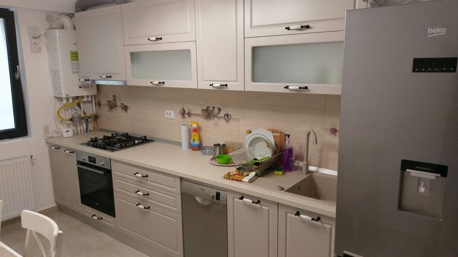 Apartament 2camere-de inchiriat+2 locuri de parcare Aparatorii Patriei - Poză 1