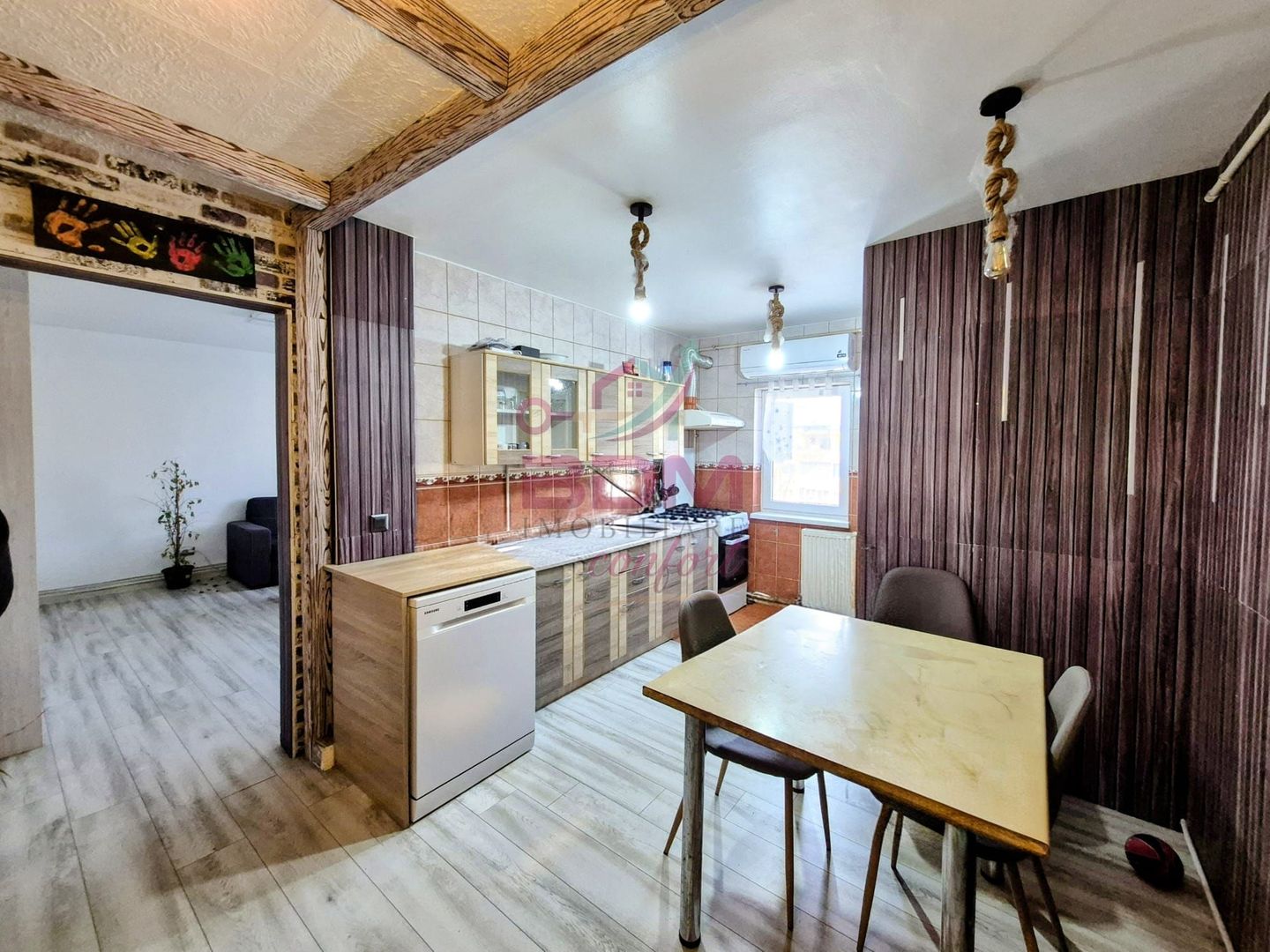 COMISION 0 |Apartament 3 camere | decomandat | spatios | zona Micro 3 - Poză 3