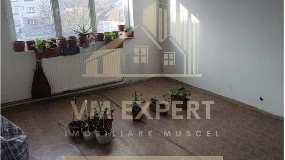 APARTAMENT 3 CAMERE ETAJ 2 GRUI  CAMPULUNG - Poză 3