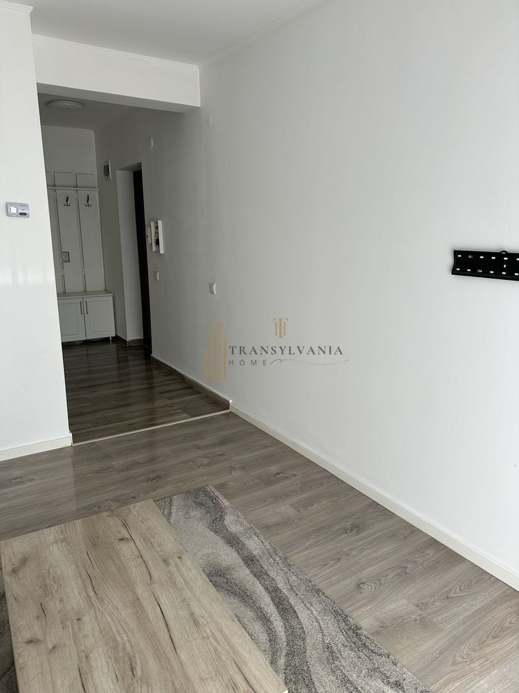 Garsoniera decoamndata, suprafata generorasa - Poză 4