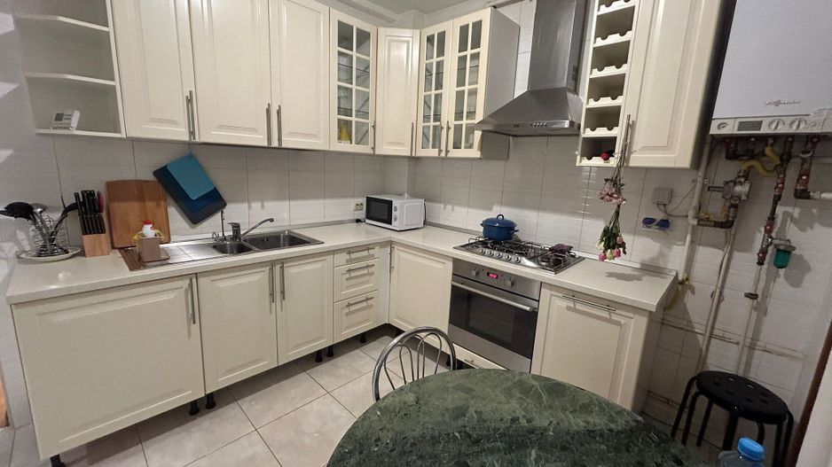 3 Camere Ultracentral 2 minute de Metrou Univestitate - Poză 7