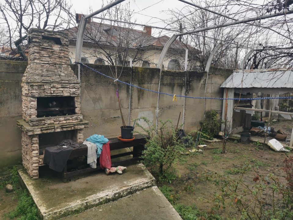 Casa de vanzare - comuna Pielesti - Poză 3