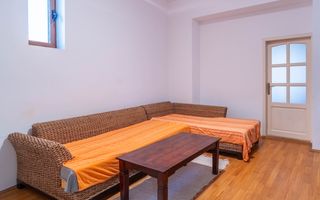 Apartament central, spațios, ideal pentru familie numeroasă. - Poză 10