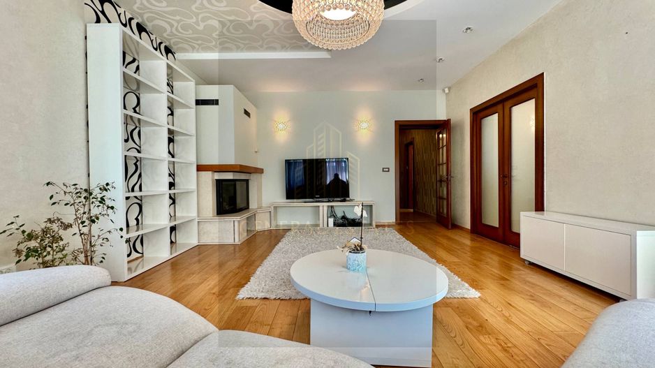 Vînzare Casă în 3 Nivele -Hlincea - 343 m.p. - Poză 8