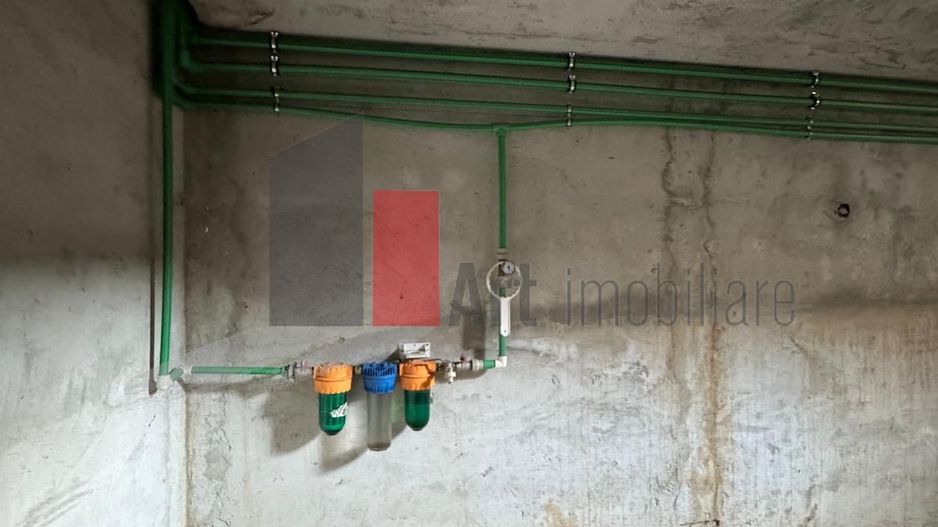 Casa la rosu in Peris - Poză 14