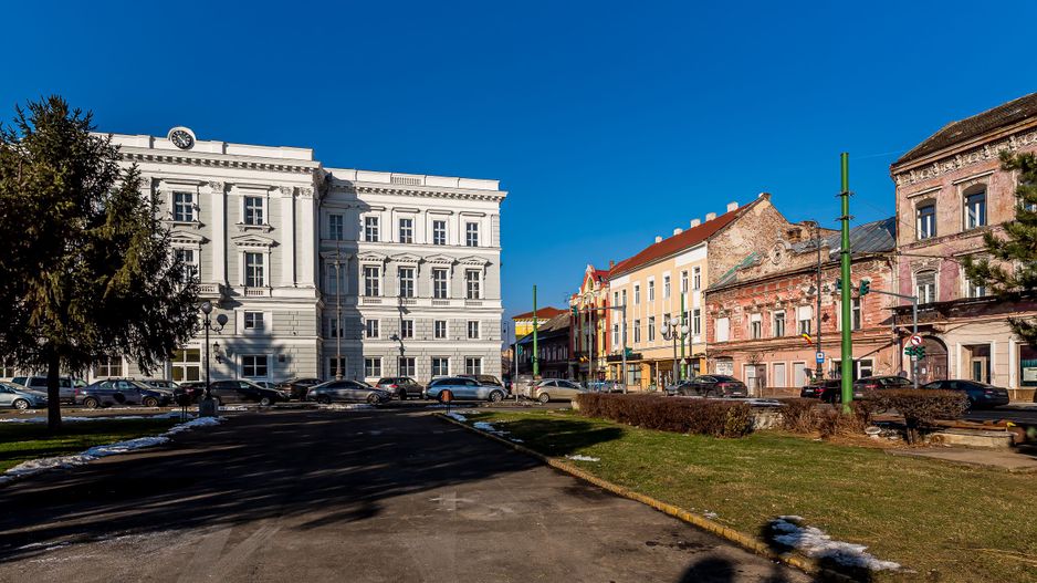 Clădire ultracentrală în Arad – activ imobiliar cu potențial ridicat - Poză 1