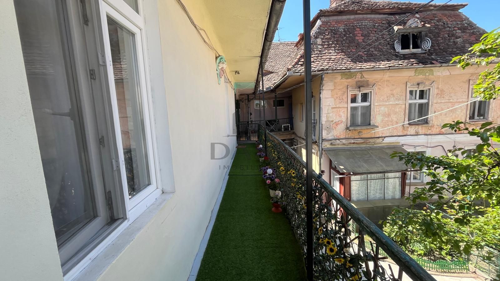 2 camere în inima orașului – ideal pentru locuit sau investiție - Poză 6