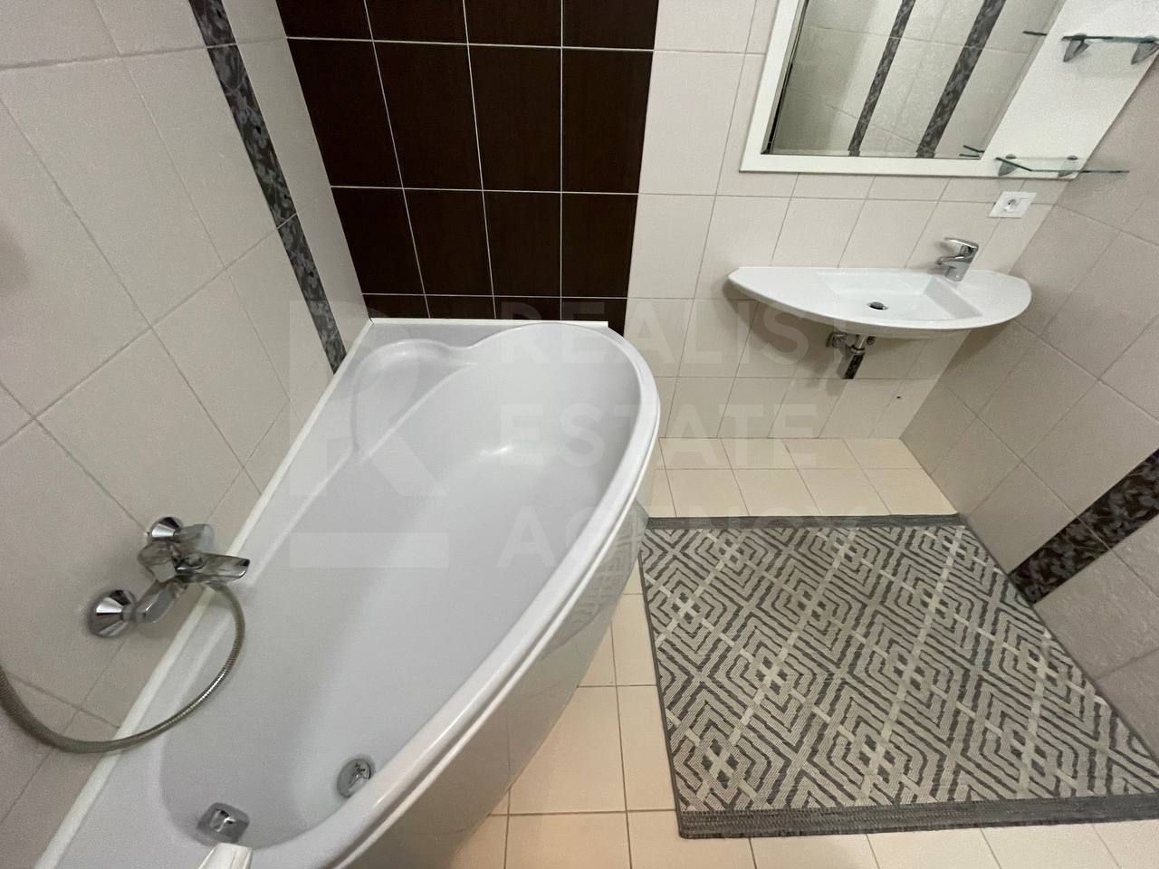 Chirie, apartament, 2 odăi, str. Mitropolit Petru Movilă, Centru - Poză 8