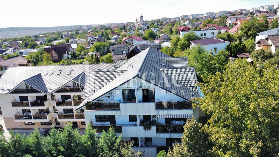 Locuință cochetă la mansardă, cu balcon și boxă de depozitare - Poză 32