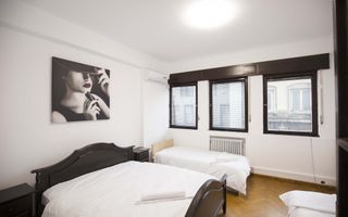 De vanzare Apartament cu 4 camere si dependite-  Ultra central- strada sepcari 9 - Poză 2