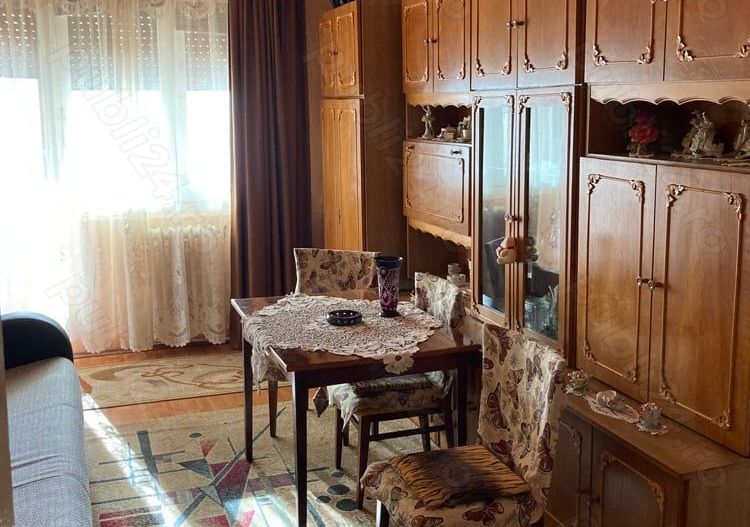 BRASADAS vinde ap  2 cam etaj 3/4 in Carpați 1. - Poză 3