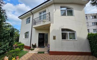 De vanzare-Vila spatioasa cu gradina si foisor-oaza de liniste - Poză 2