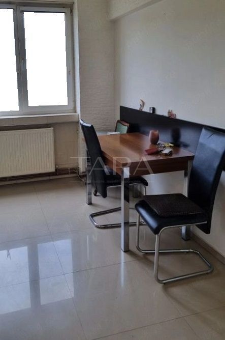 Apartament cu 3 camere și balcon generos, în Grigorescu. - Poză 3