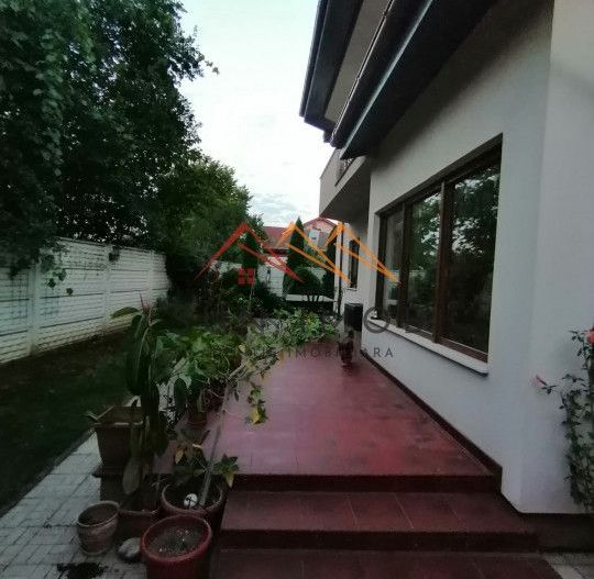 Vila P+E+M, an 2012, 6 camere, ultracentral, finisaje lux, Ploiesti,PH - Poză 11