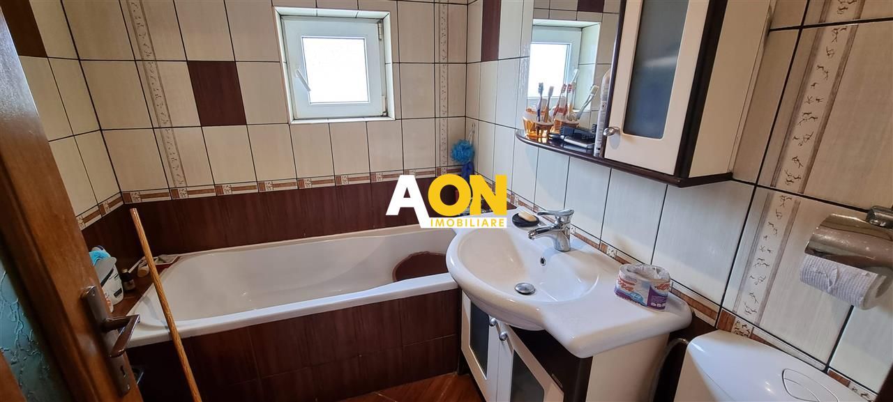 De vanzare apartament 3 camere Ampoi 2 - Poză 6