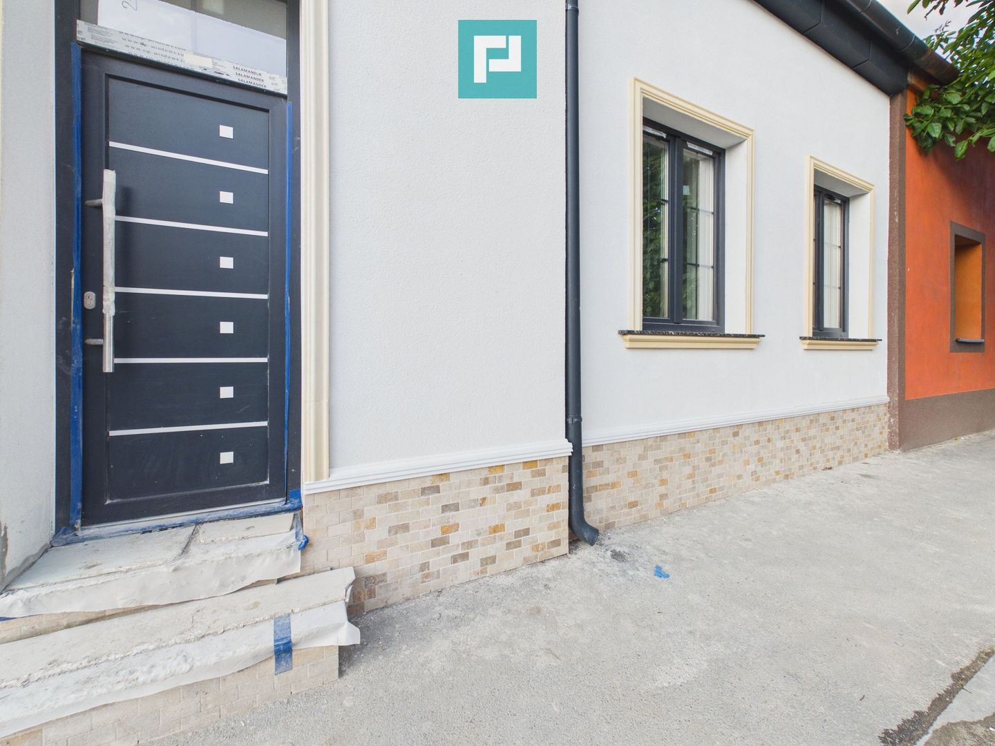 Apartament la casă în Pârneava - Poză 2