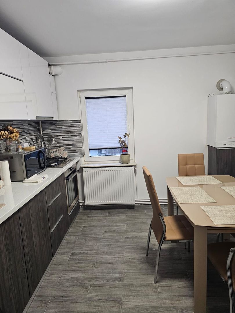 Inchiriere apartament 3 camere, modern, Prundu - Poză 11