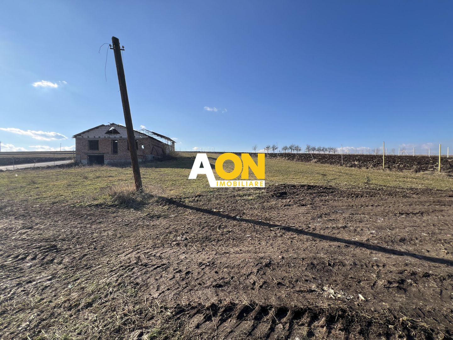 2,314 Mp in Daia Romana, toate utilitatile la asfalt, 80ml deschidere - Poză 2