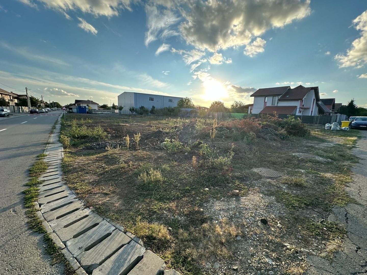 Teren 920 mp cu 2 fronturi - Poză 1