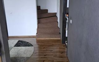 Casă de vânzare în Zăvoi – confort, spațiu și intimitate - Poză 5