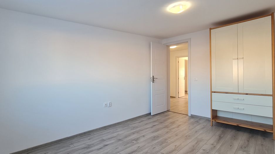 Casa semimobilata semiutilata in Cartier Izvor Tarlungeni Brasov - Poză 5