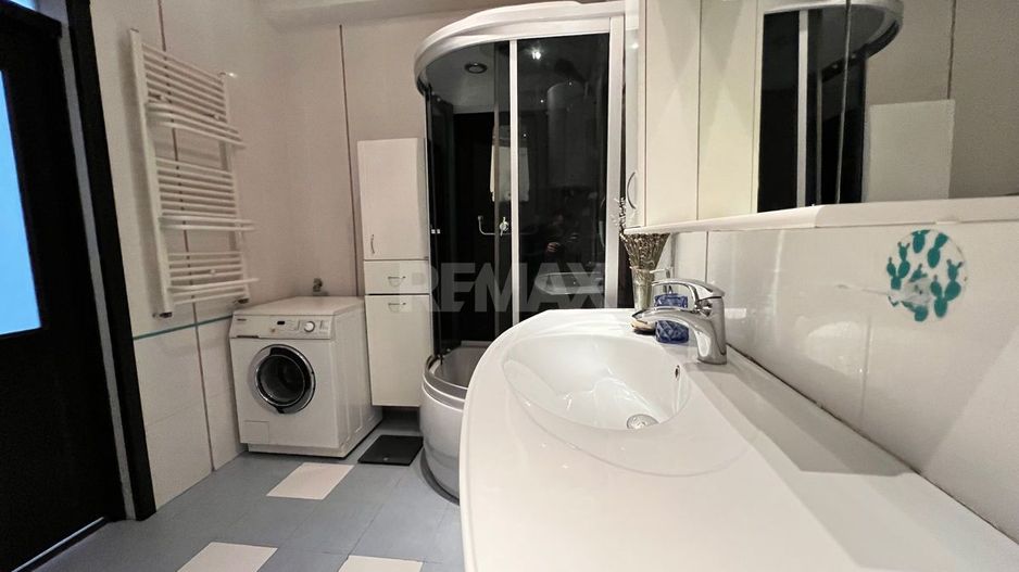 Vinzare apartament cu 1 camera bd.Traian 22 - Poză 2