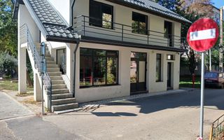Clădire de vânzare cu spațiu comercial la parter și apartament la etaj, lângă Liceul Mihail Sadoveanu, Pașcani - Poză 3