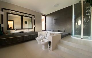 VILA CU 5 CAMERE zona Mircea Cel Batran - Poză 8