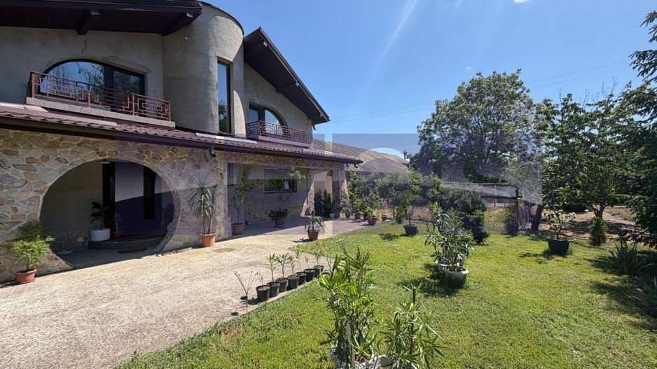 DOMENIU SPECTACULOS DE 25.000 MP | 4 IAZURI |  LIVADA | SPATIU PENTRU EVENIMENTE - Poză 2