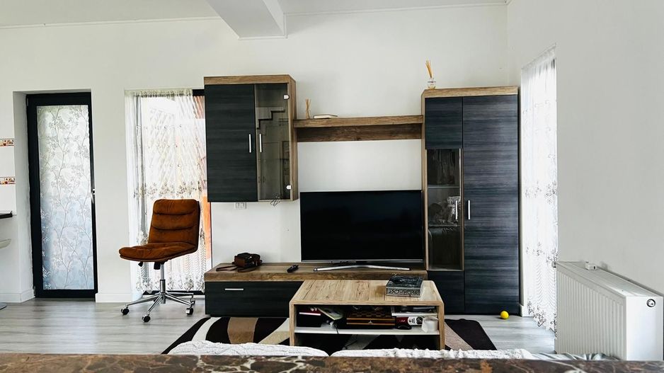 Duplex cu 4 camere, amplasament excelent |Dumbrăvița| - Poză 4