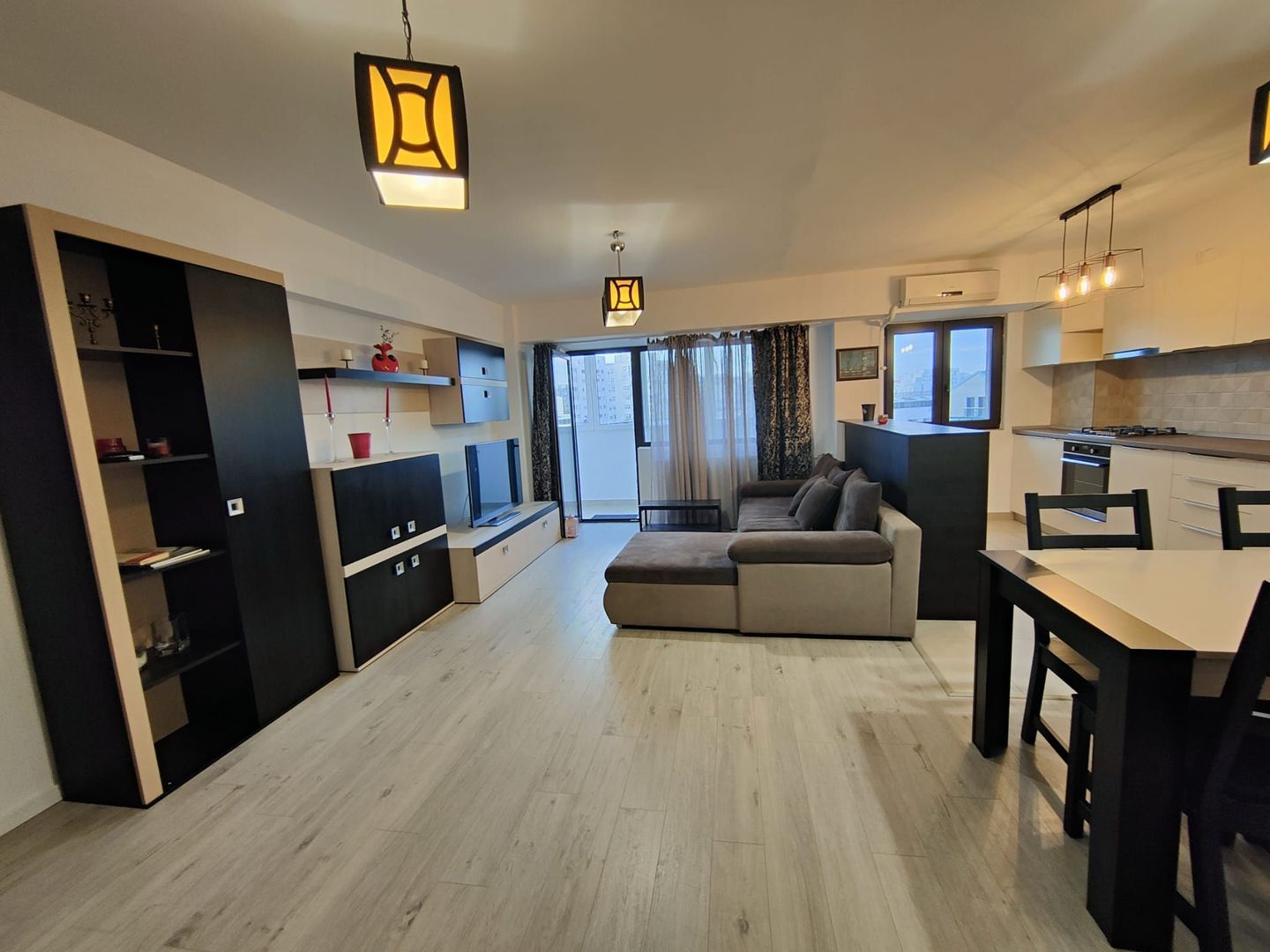 APARTAMENT SPATIOS ZONA TITULESCU - Poză 4