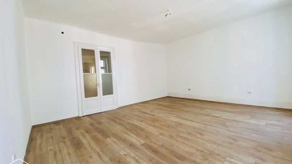 Apartament deosebit în clădire istorică pe strada Eugeniu de Savoia - Poză 2