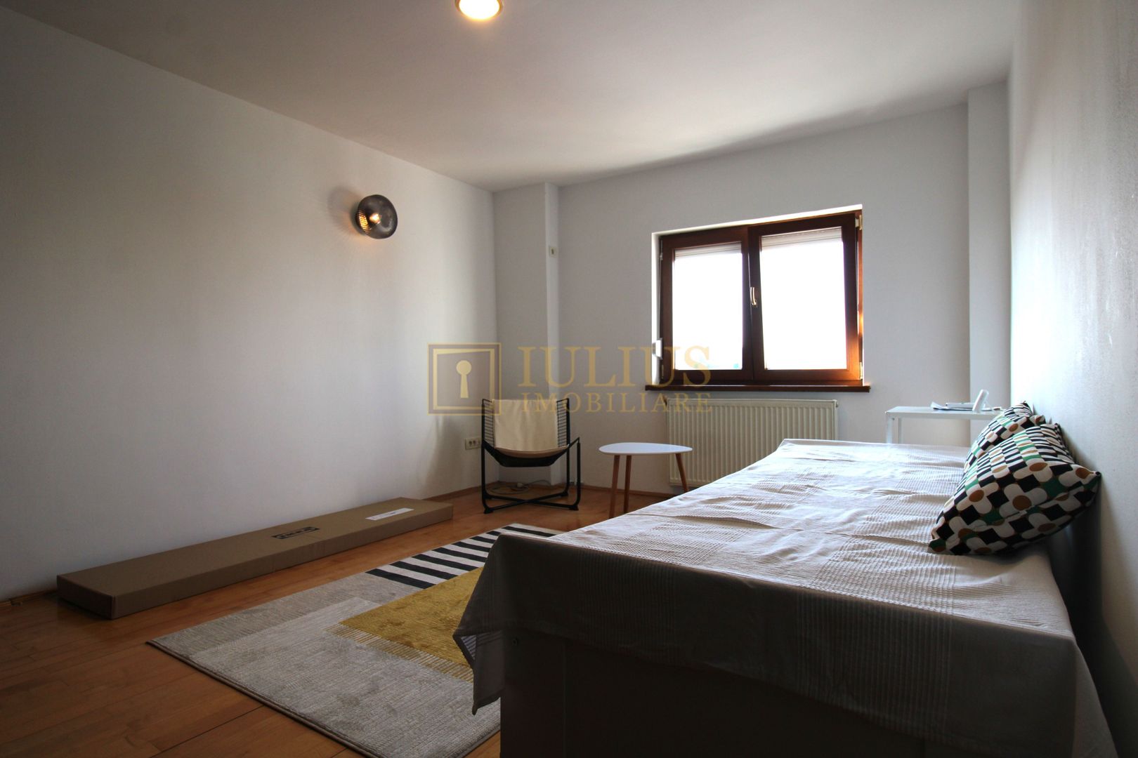 Corneliu Copusul, o camera, centrala proprie. - Poză 2