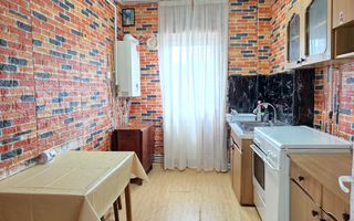 Apartament cu 3 camere, etaj 3, mobilat și utilat, zona GARĂ; - Poză 8